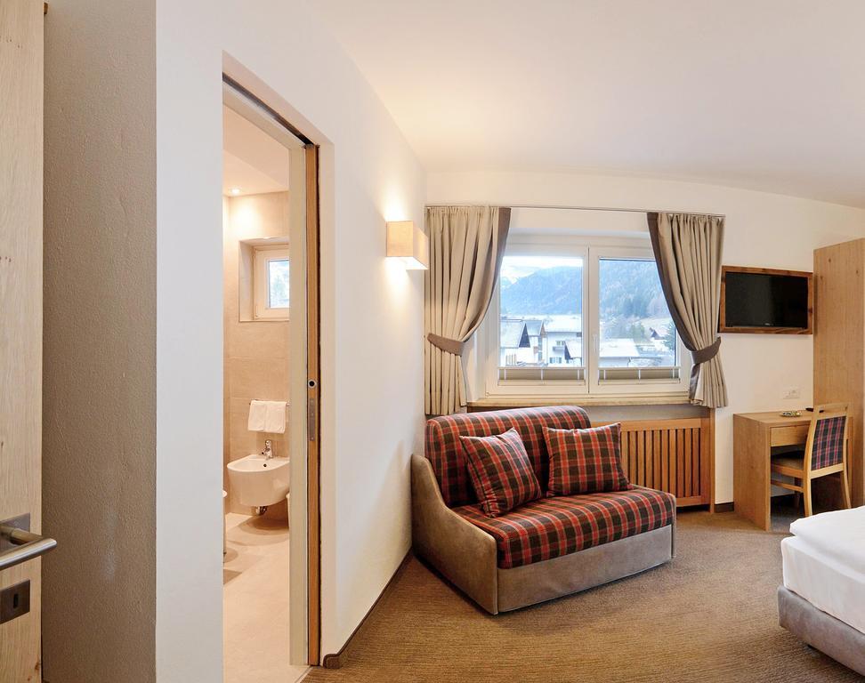 Residence Hotel Fever Urtijëi Kamer foto