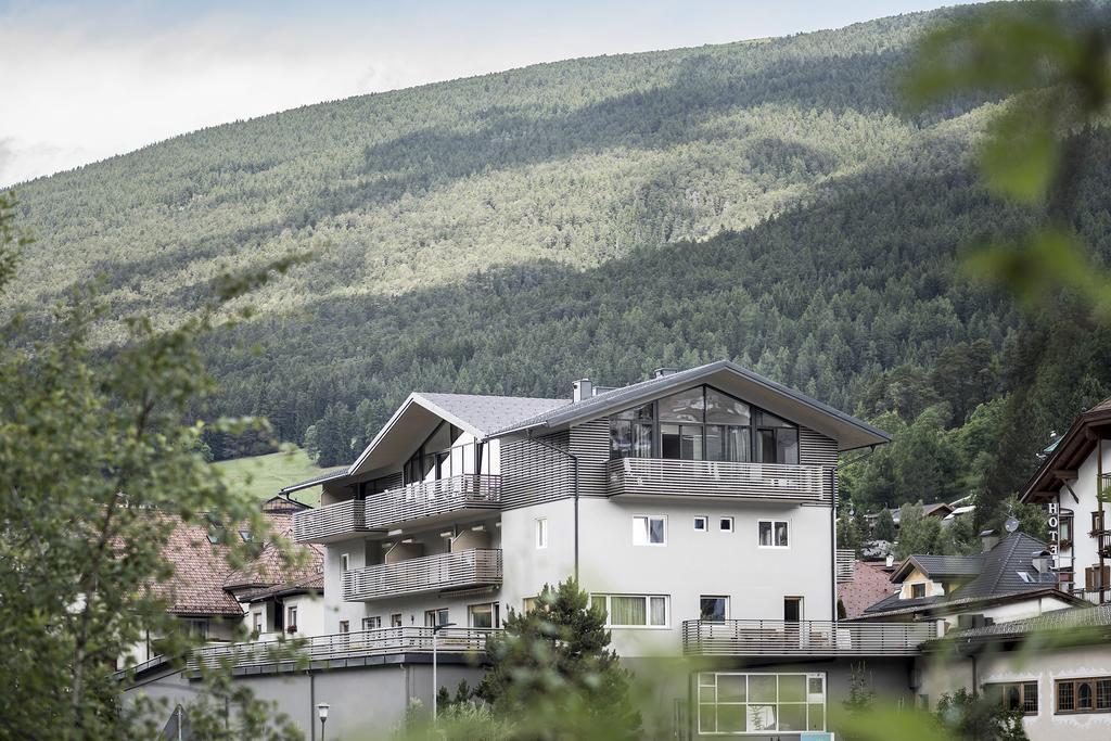 Residence Hotel Fever Urtijëi Buitenkant foto