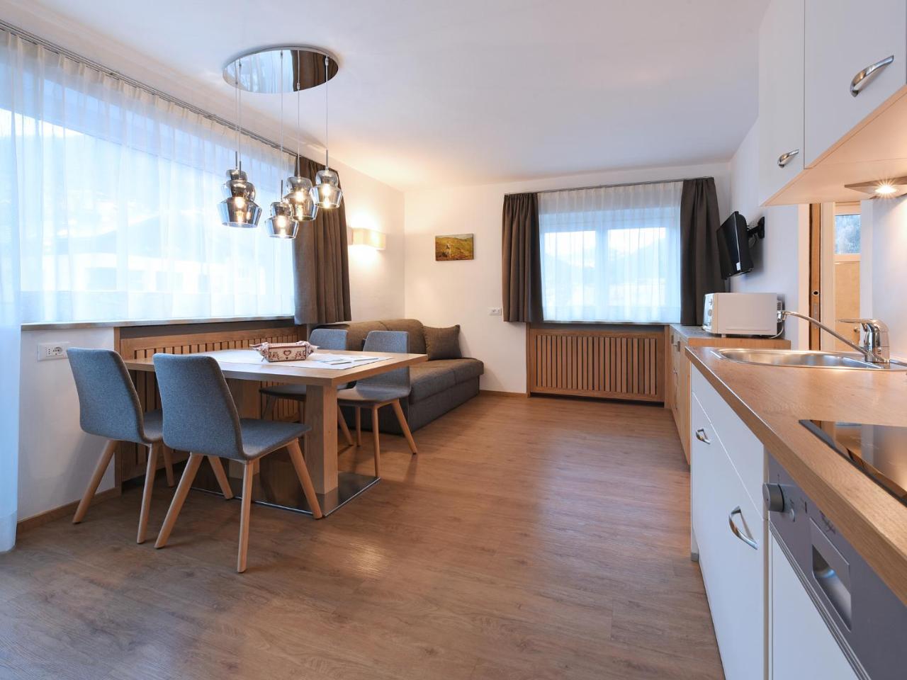 Residence Hotel Fever Urtijëi Buitenkant foto
